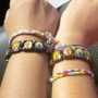pulsera-de-madera-con-motivos-religiosos-05