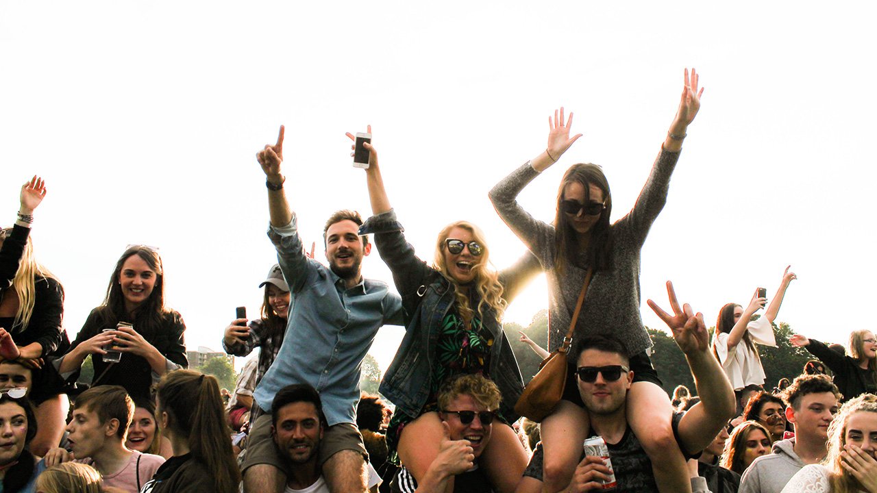 Gana dinero con tus amigos